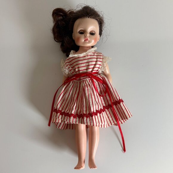 Vogue 1968 Doll Red White Striped Dress Vintage Sleepy Eyes Brown Hair - Picture 6 of 6